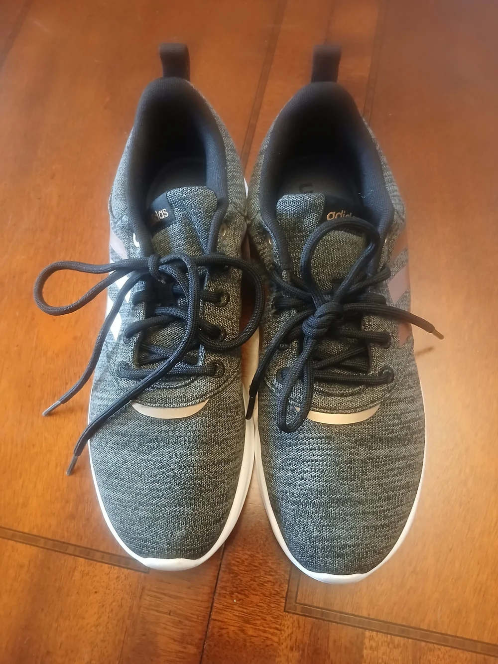 Adidas Women's Cloudfoam Size 7.5
